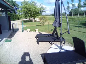 Cottage avec terrasse, piscine et jardin | Vue jardin - Image 3