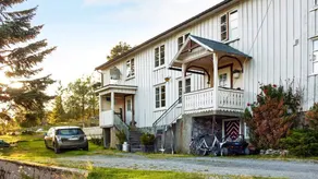 Holiday home with garden & terrace - Image 4