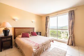 Fully equipped villa with garden, BBQ & private pool - Image 5