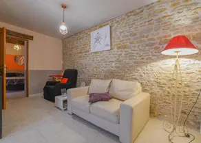 Agradable gîte con terraza, barbacoa y jardín - Image 4