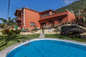 Studio mit beheiztem Pool, Terrasse und Garten | Bergblick | Neben dem Strand - Image 3