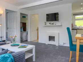 Cottage with garden - Image 3