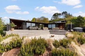 Fully equipped charming holiday home with terrace, sauna & barbeque | Sea view - Image 2