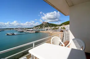 Appartement avec terrasse et piscine - Image 3