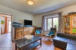 Holiday home with heated pool, barbecue & garden - Image 3