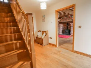 Fully equipped beautiful cottage with garden & jacuzzi | Pet-friendly - Image 5