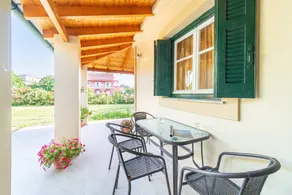 Holiday home with garden & terrace | Garden view - Image 3