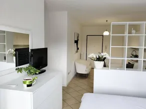 Apartment with garden | Garden view - Image 2