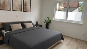 Holiday apartment with terrace & pool - Image 3