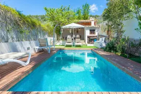 Villa with barbecue, private pool & terrace - Image 4