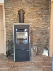 Holiday home with BBQ, terrace & garden | Garden view - Image 4