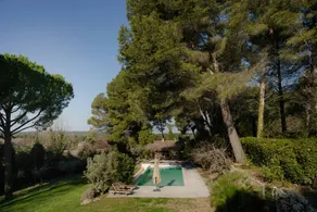 Maison avec terrasse, barbecue et jardin - Image 3