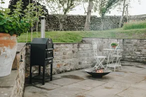 Beautiful holiday home with garden & barbecue - Image 5