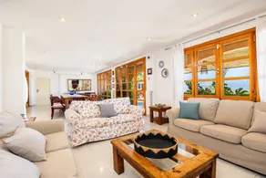 Maison de campagne avec jardin, terrasse et piscine | Vue montagne | Idéale pour le télétravail - Image 4