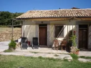 Apartment with pool, garden & BBQ - Image 2