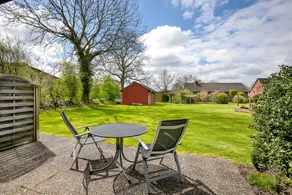 Flat with terrace, garden & barbeque | Garden view - Image 2