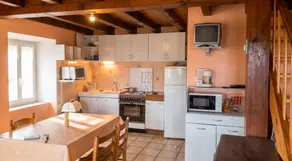 Holiday home with garden - Image 2