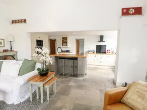 Fully equipped charming cottage with BBQ & garden | Pet-friendly - Image 4