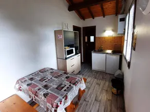 Chalet mit Terrasse und beheiztem Pool - Image 5