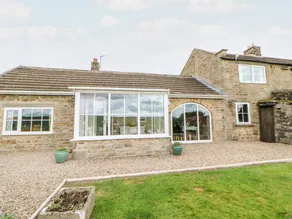 Family-friendly cottage with garden | Pet-friendly - Image 2