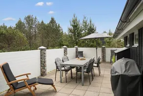 Holiday home with sauna, garden & terrace - Image 2