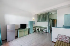 P. R. Club - Three-Room Enea 32 with Sea View, Private Terrace and Air Conditioning - Image 4