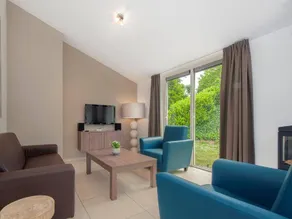 Holiday home with garden, terrace & heated pool - Image 4