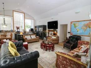 Cottage with garden - Image 3