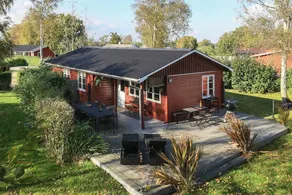 Child-friendly holiday home with garden, barbeque & terrace | Dogs allowed - Image 2