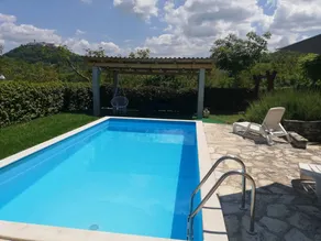 Holiday home with barbeque, private pool & terrace - Image 3