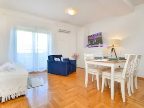 Apartment with garden, terrace & pool - Image 2