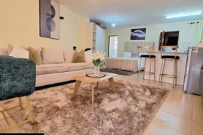 Apartment with garden - Image 2