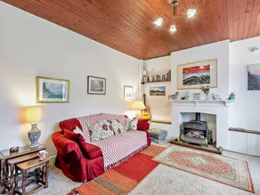 Child-friendly beautiful cottage with terrace & garden - Image 3