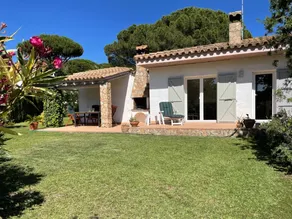 House with pool, terrace & garden - Image 2