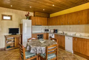 Apartment 'Cal Ferrer 3 -paller' with Shared Pool, Wi-Fi and Air Conditioning - Image 5
