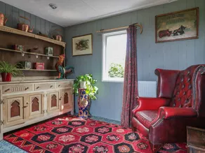Cottage with garden - Image 3