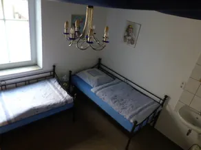 Apartment with terrace - Image 2