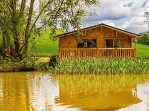 Chalet with terrace & pool - Image 4