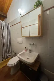 Flat with pool, barbecue & garden - Image 3