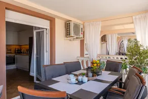 Holiday apartment with barbeque, garden & terrace - Image 3