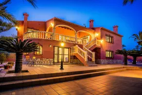 Family-friendly villa with private pool, terrace & barbeque | Mountain view | Suitable for remote work - Image 2