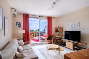 Appartement avec jardin, terrasse et piscine | Vue mer - Image 2