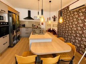 Charming apartment with garden | Garden view - Image 3