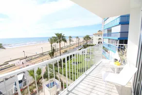 Apartment with terrace & garden - Image 5