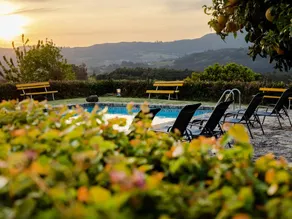 Appartamento con terrazza, giardino e piscina | Vista sulla montagna - Image 2