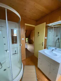 La Ruche "Tournesol" Guest Room – Nature and Tranquility Retreat - Image 4