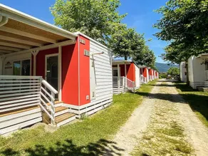 Family-friendly lovely bungalow with garden, jacuzzi & terrace - Image 4