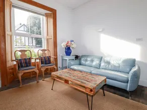 Cottage with garden & BBQ | Beach view - Image 5