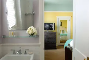 Deluxe King Room - Image 3