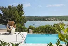 Villa con sauna, giardino e piscina privata | Vista sul giardino - Image 4